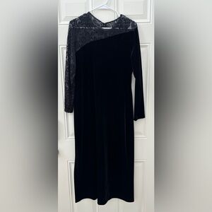 NWOT Maggy London Petites Black Velvet Formal Dress Size 12 Illusion Sleeve
